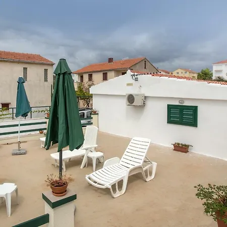 Maestral Estate Apartman Sevid