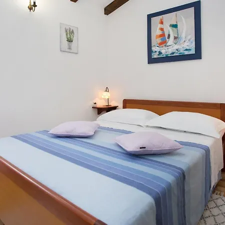 Maestral Estate Apartman Sevid