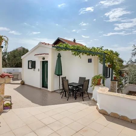 Maestral Estate